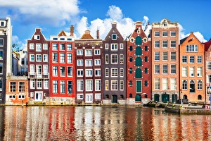 Maisons d'Amsterdam sur l'eau